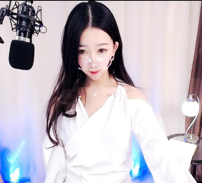 萌物小叶子_萌物小叶子高清视频_在线观看 - yy直播