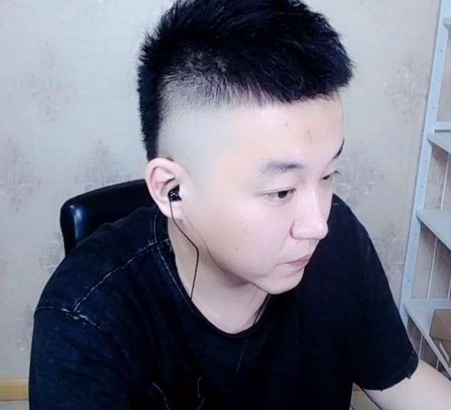 yy必看男主播_【七彩】莫家兴 尊师菲儿 天降神豪高清直播视频回放